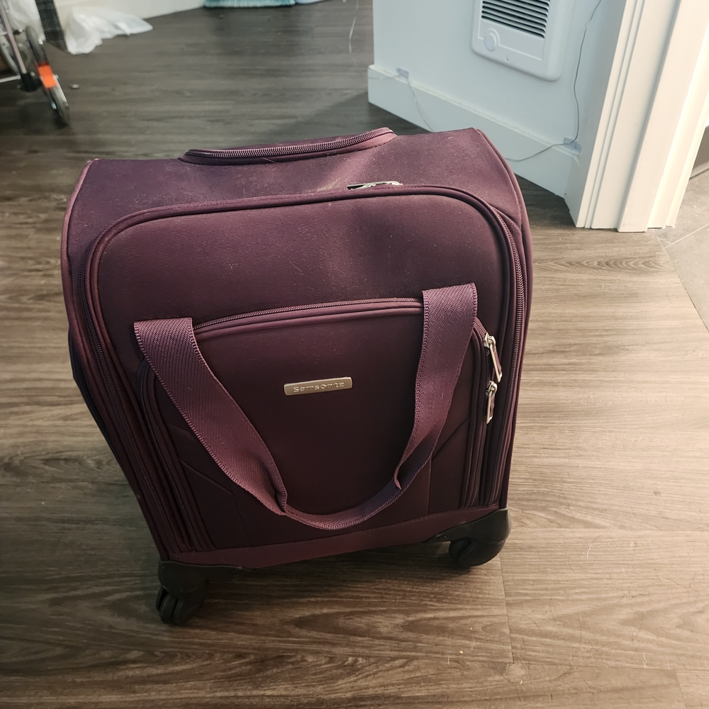 Samsonite Burgundy Travel Bag